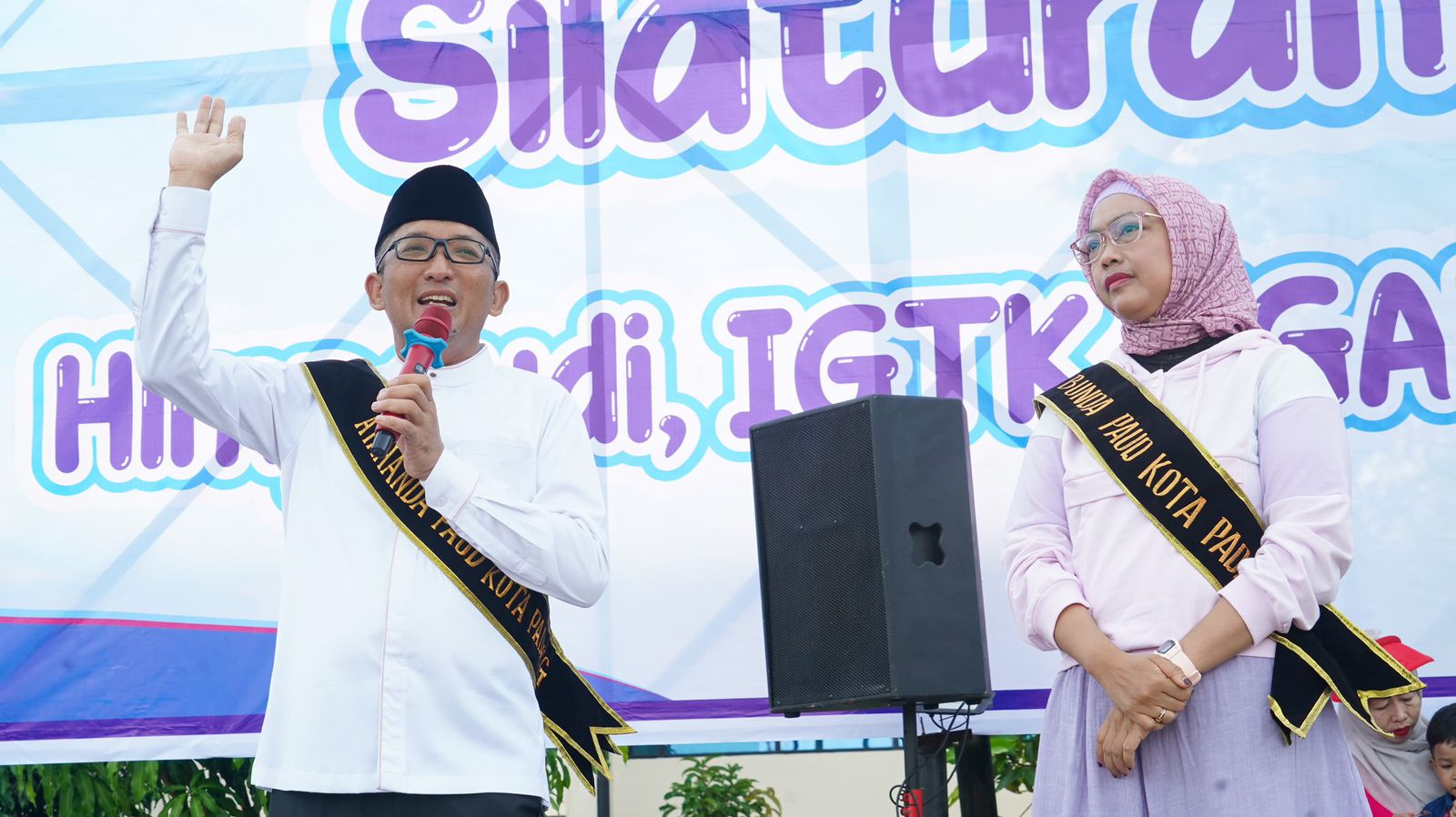 Bersama Guru PAUD Se Kota Padang Wako Hendri Septa Dan Istri Berpamitan