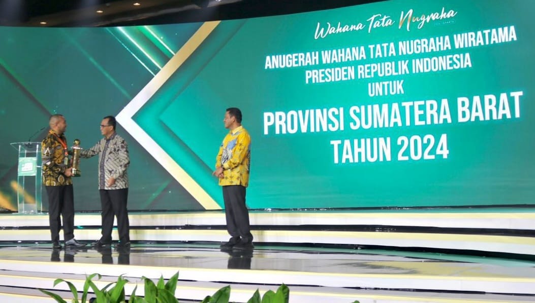 Pemprov Sumbar Raih Penghargaan Wahana Tata Nugraha Wiratama