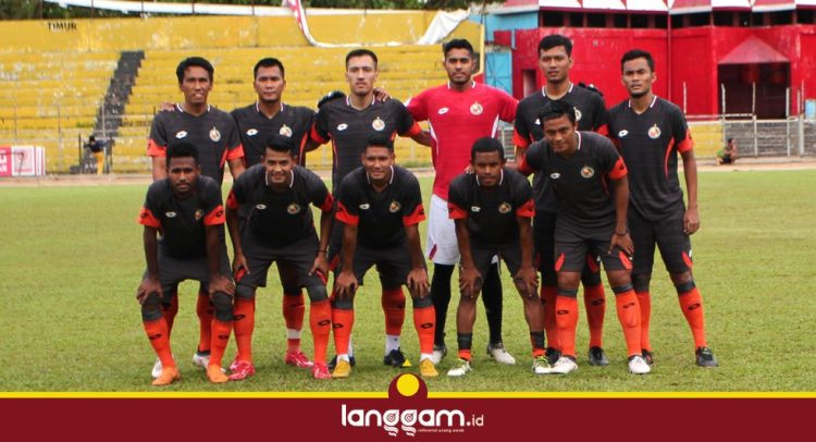 Skuad Semen Padang FC saat laga uji coba Rabu (16/1/2019). (Foto: Rahmadi)