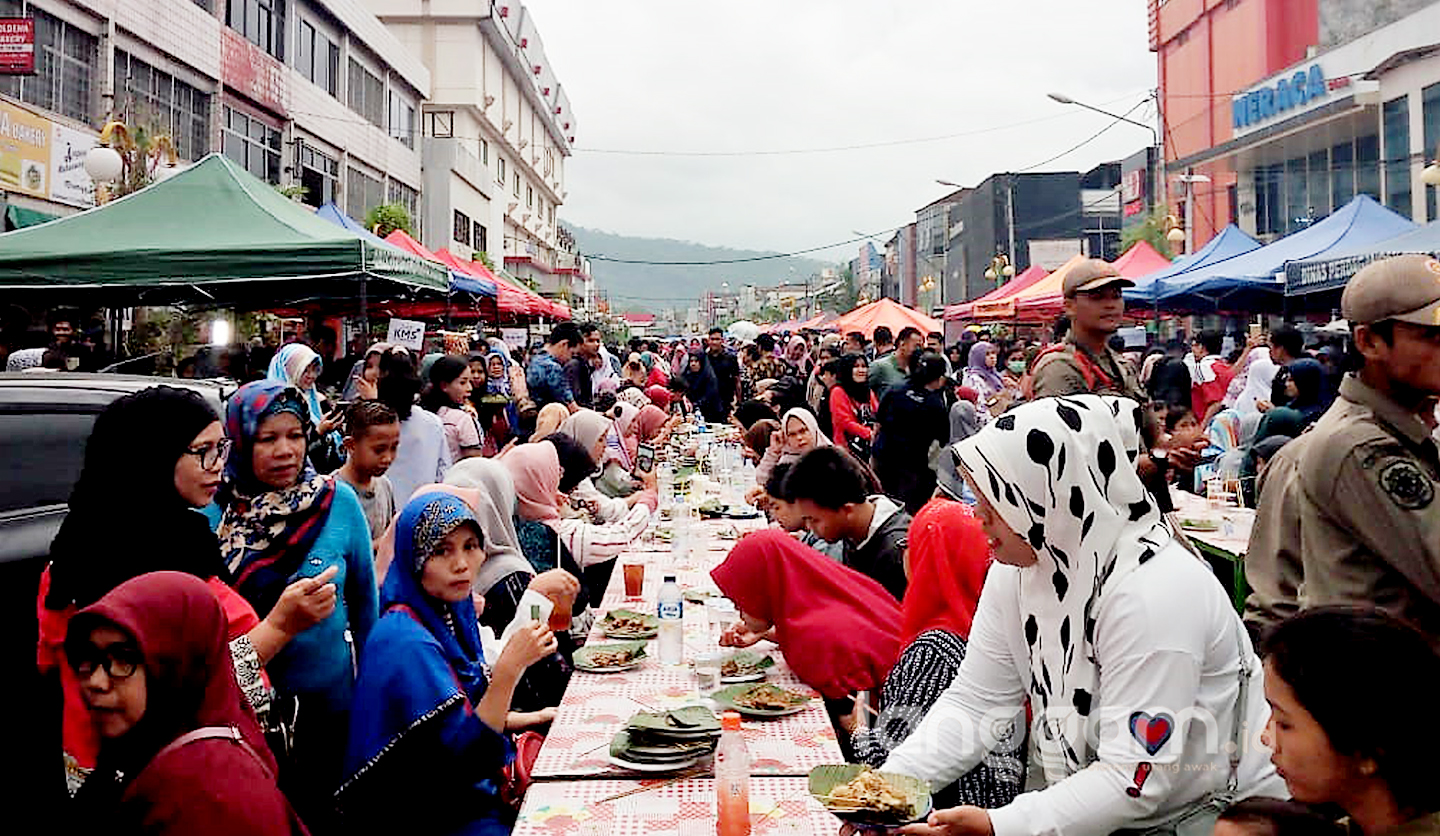 Masyarakat Padang Antusias Ramaikan Festival Sate