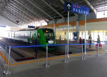 Ilustrasi - Kereta Padang-BIM di Stasiun BIM. (Foto: Hendra)