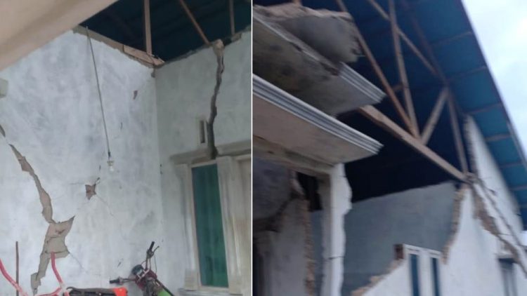 Sejumlah rumah warga yang rusak akibat gempa (Foto: Ist. Warga Solsel via WA Ali Sabri Abbas)