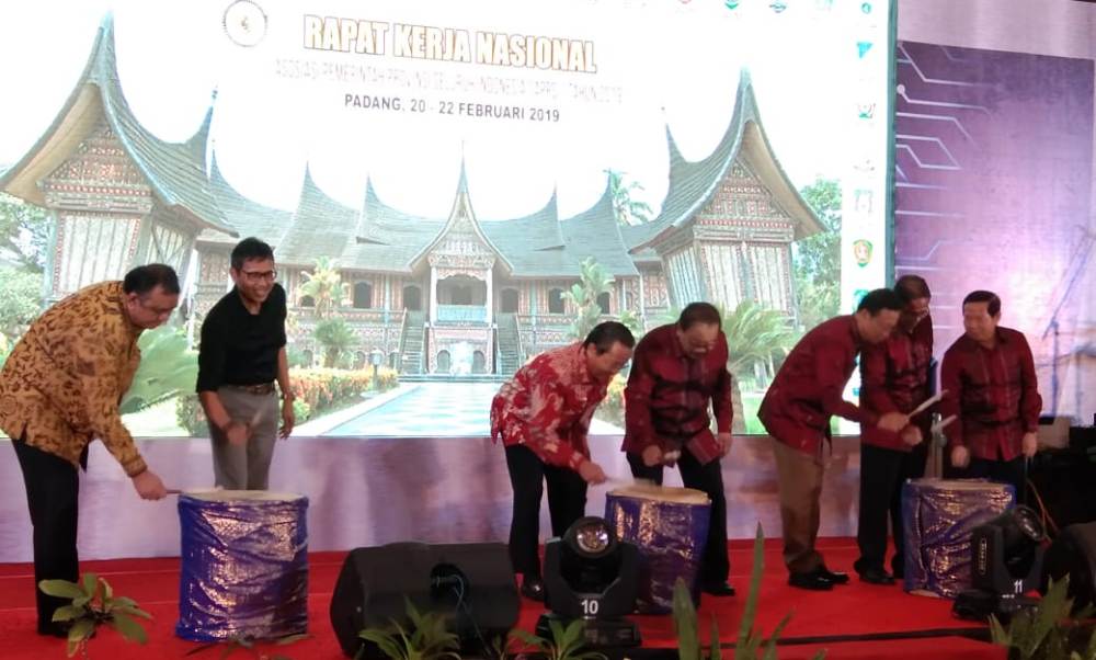 21 Gubernur se-Indonesia Berkumpul di Padang