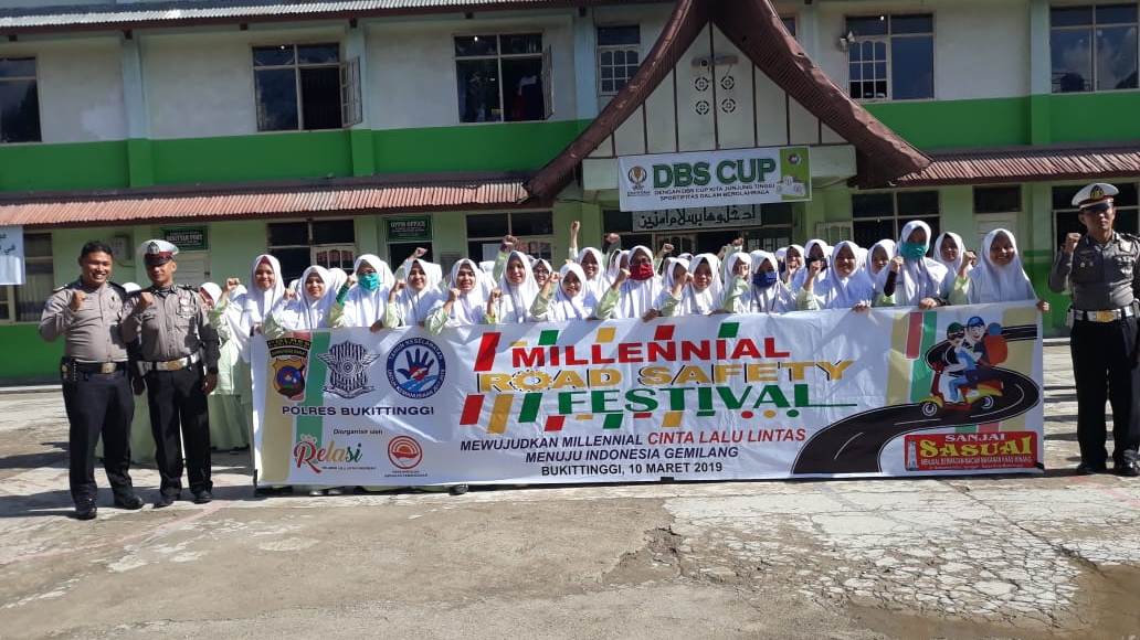 Polisi Masuk Pesantren, Cara Milenial Polres Bukittinggi