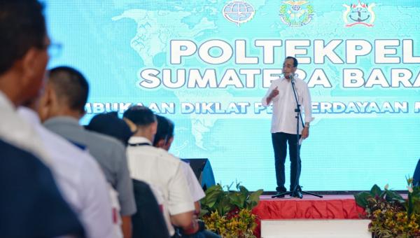 Menteri Perhubungan Budi Karya Sumadi, Jumat (22/3/2019) saat membuka diklat. (Foto: dephub.go.id)