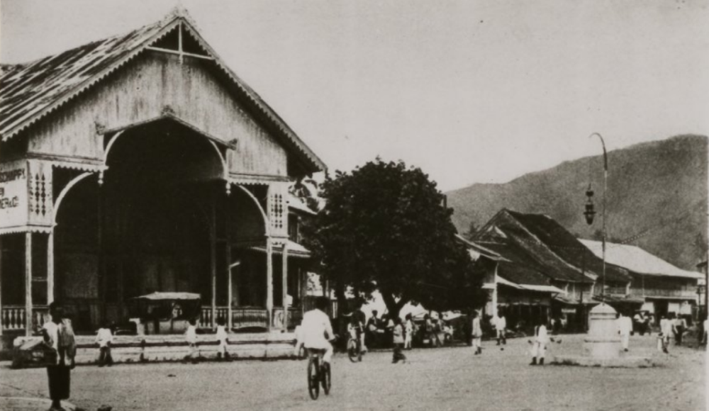 Akhir Hindia Belanda, Sukarno dan Suasana Padang Jelang Jepang Datang