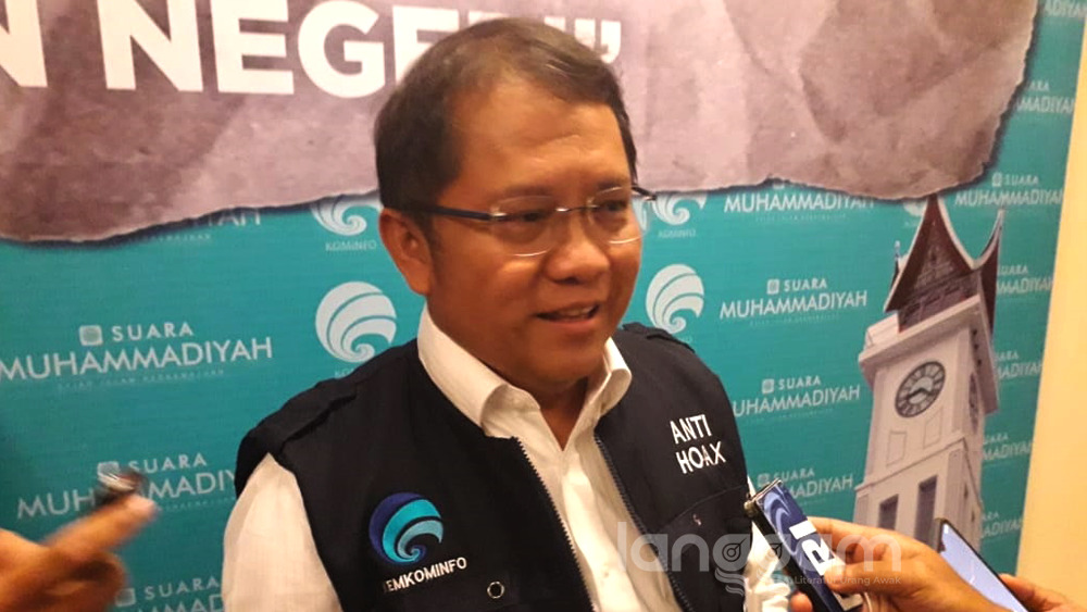 Cegah Hoaks, Menkominfo Rudiantara Ajak Masyarakat Sayangi Pulsa