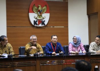 Pimpinan KPK dan KPU mempublikasikan nama-nama anggota MPR, DPR, DPD dan DPRD seluruh Indonesia. Baik yang telah melaporkan LHKPN secara tepat waktu, terlambat dan tidak melaporkan. (Foto: Jubir KPK)
