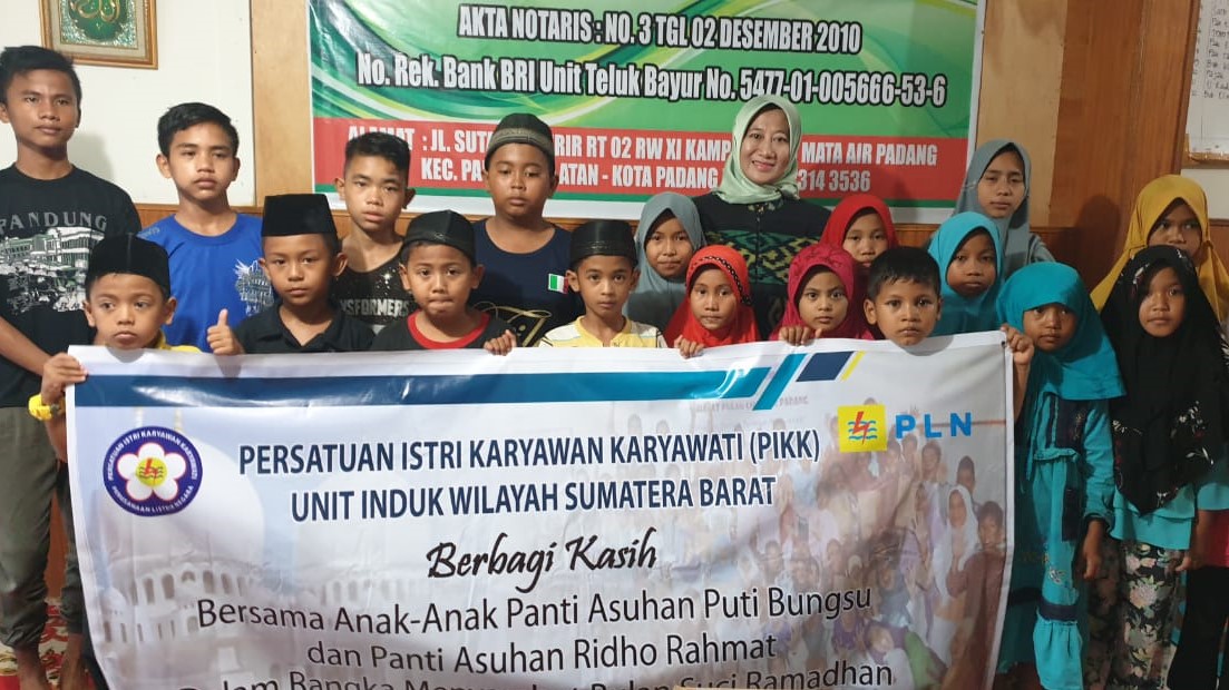 Peringati Hari Kartini dan Sambut Ramadan, PIKK PLN Sumbar Sambangi Panti Asuhan