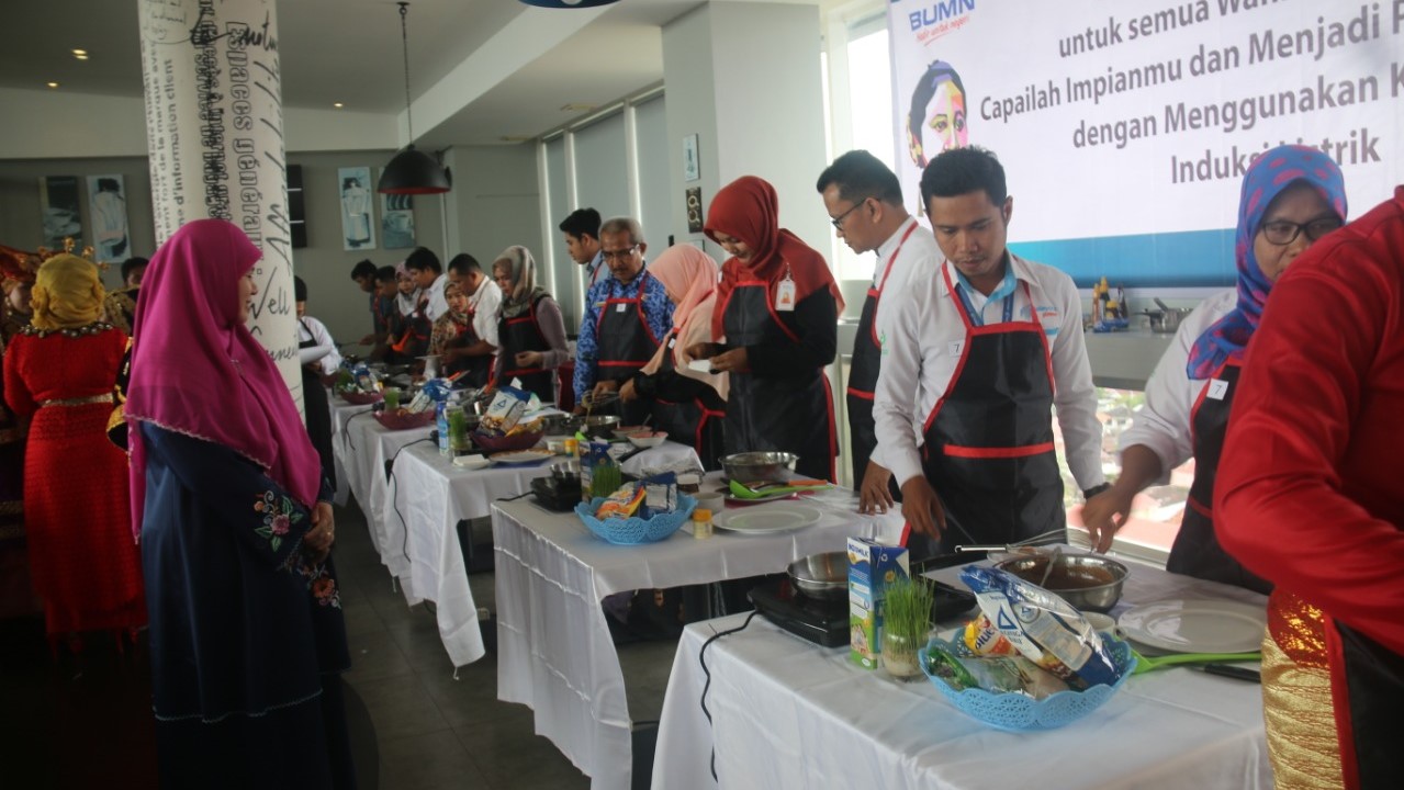 Meriahkan Hari Kartini, PLN Gelar Lomba Masak Gunakan Kompor Induksi