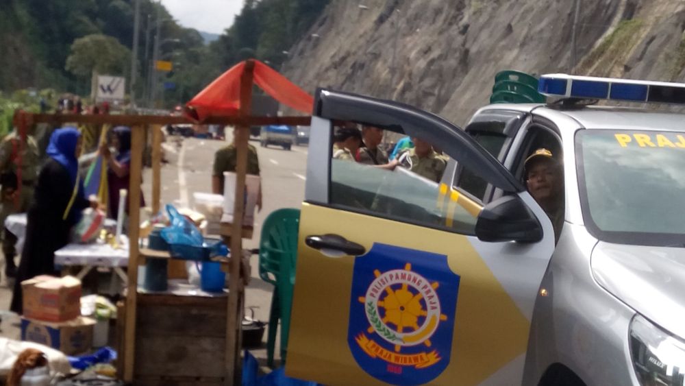 DPRD Sumbar: Membahayakan, PKL di Kelok Sembilan Mesti Ditata