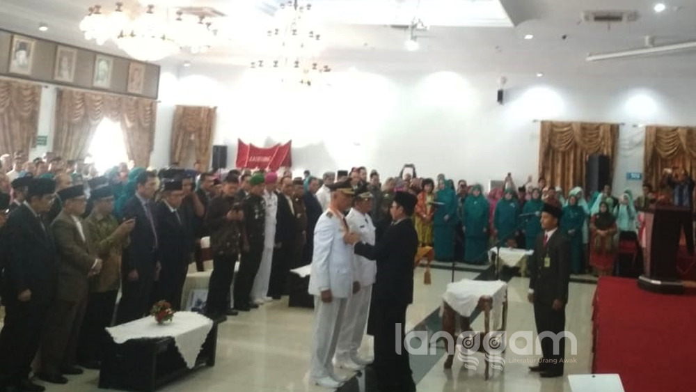 Gubernur Lantik Wali Kota Padang Mahyeldi untuk Periode Kedua