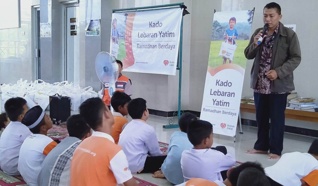 Kado Lebaran Rumah Zakat untuk Anak Yatim