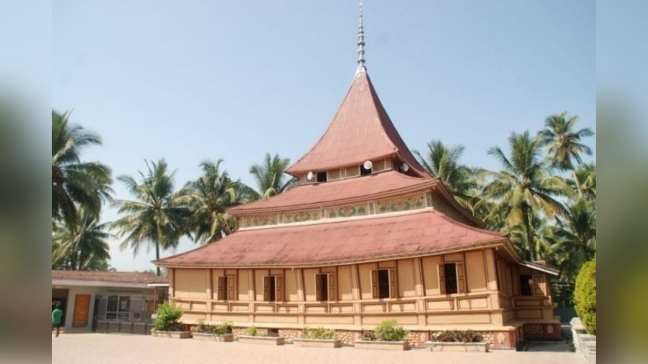 Rasa Arsitektur Rumah Adat di Masjid Gadang Balai Nan Duo