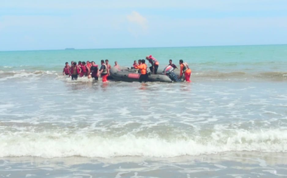Sehari Hilang, Mahasiswa Terseret Ombak di Pantai Katapiang Pariaman Meninggal