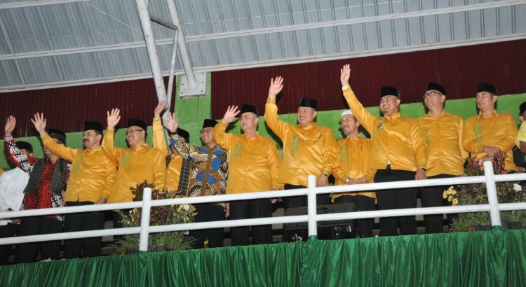 Dirjen, Wagub serta para kepala daerah di Sumatra Barat pada pembukaan MTQ tingkat provinsi di Solok. (Foto: Humas Pemprov Sumbar)