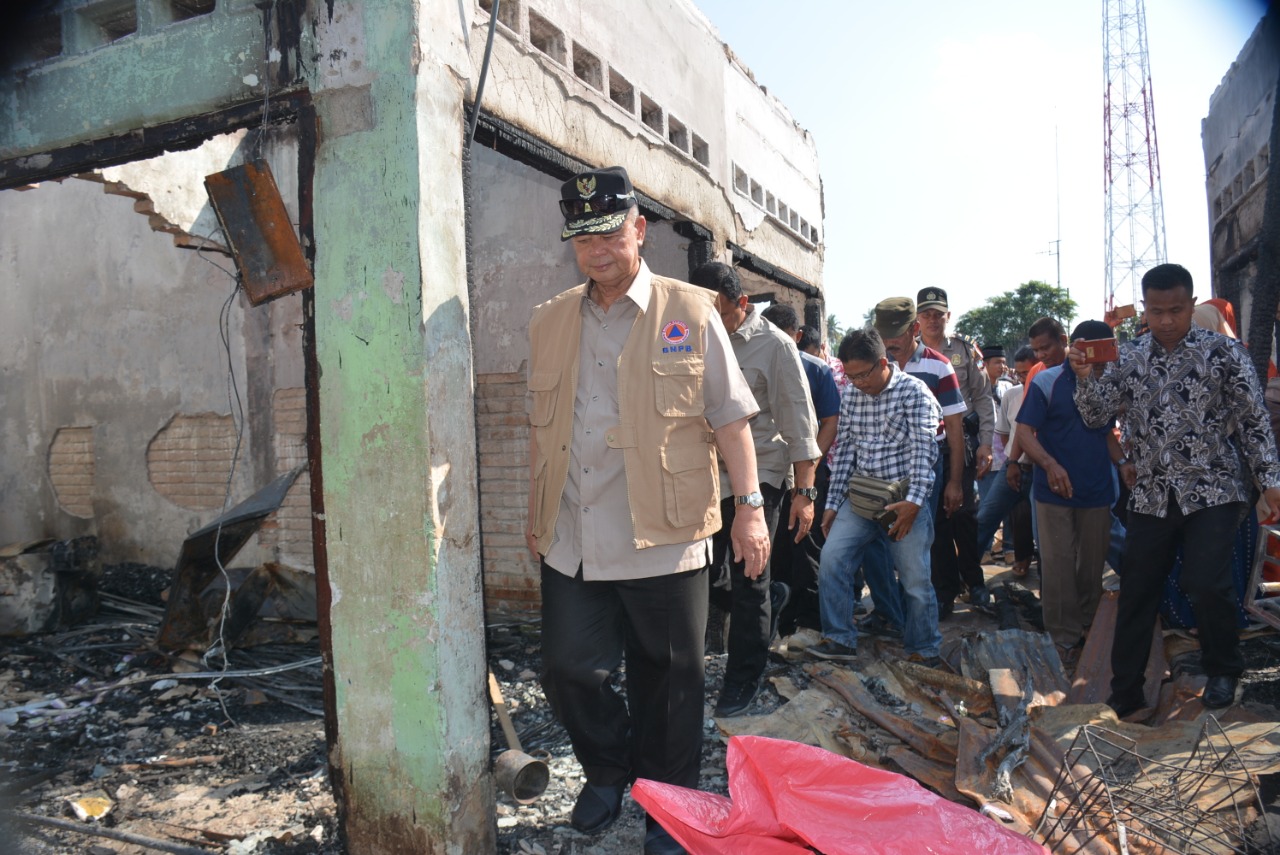 Korban Kebakaran Pasar Lubuk Alung Dibantu Rp300 Juta