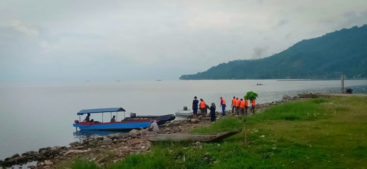 DKP Sumbar bersama stakeholder terkait saat akan melakukan penertiban bagan di danau Singkarak (Dokumen DKP Sumbar)