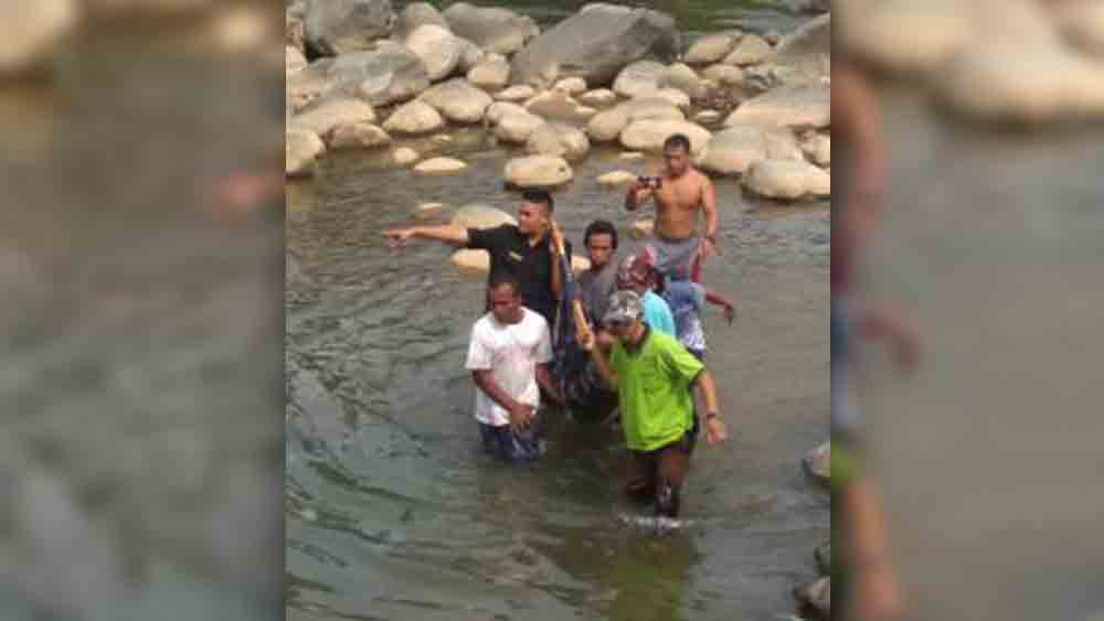 Hilang Sejak Subuh, Jasad Lelaki Tua Mengapung di Sungai Lubuk Begalung