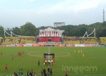 Pertandingan Semen Padang FC di Stadion GOR HajiA Agus Salim. (Foto: Rahmadi)