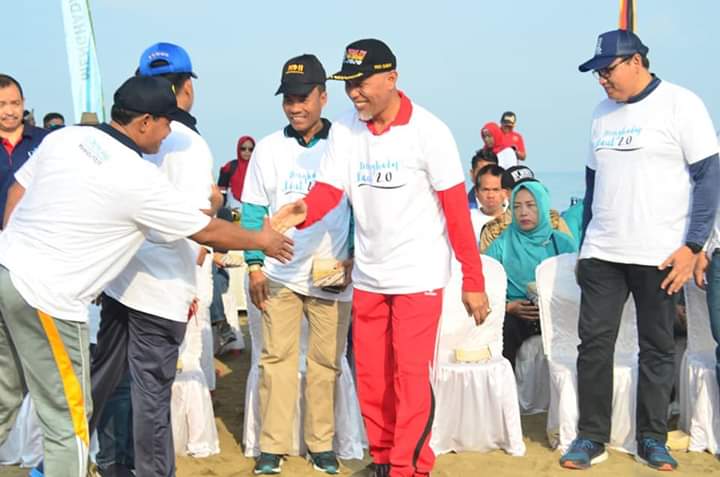 Gerakan Menghadap Laut, Mahyeldi Ajak Warga Padang Perangi Sampah