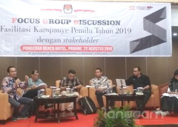 Focus Group Discussion (FGD) Fasilitasi Kampanye Pemilu 2019 yang digelar KPU Sumbar (Foto: Rahmadi)