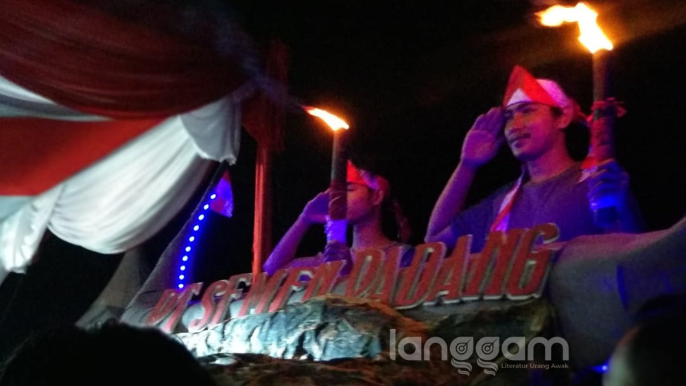 Antusiasme Warga Padang Saksikan Pawai Telong-Telong Hingga Larut Malam