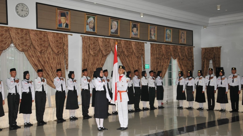Paskibraka Sumbar Dikukuhkan, Gubernur Harap Tak Terulang Insiden 'Bendera Setengah Tiang'
