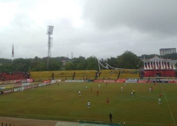 Pertandingan Semen Padang vs PSIS Semarang. (Foto: Rahmadi)