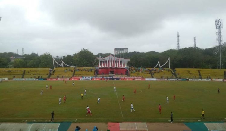 Pertandingan Semen Padang vs PSIS Semarang. (Foto: Rahmadi)