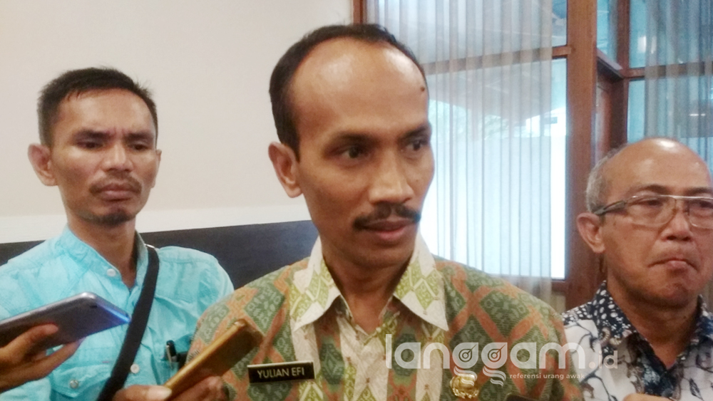 Pemkab Solok Selatan Janjikan Dokter Gigi Romi Jadi CPNS