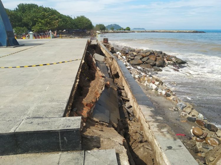 BPBD Sumbar Segera Perbaiki 4 Titik Objek Wisata Terdampak Abrasi di Padang