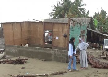 Sejumlah rumah warga yang terdampak abrasi pantai di Pesisir Selatan (ist)