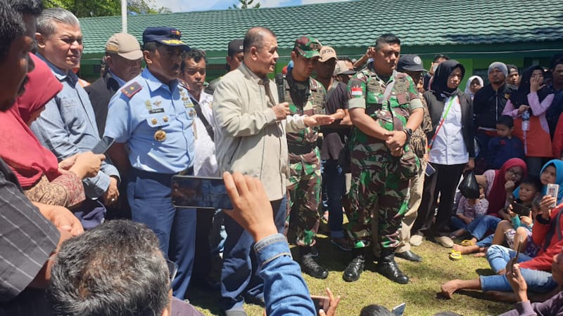 Berkunjung ke Pengungsian Perantau Minang di Wamena Papua, Ini Pesan Wagub Sumbar