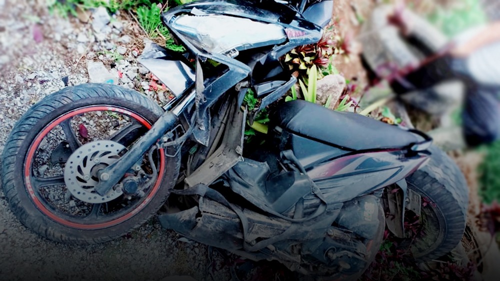 Sepeda Motor Ditabrak Minibus, Seorang Balita Meninggal di Jalan Solok