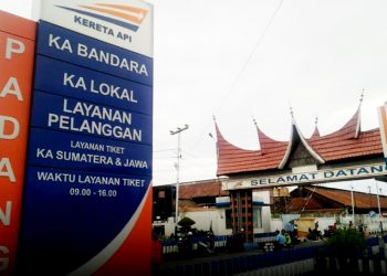 Gerbang Stasiun Kereta Api, Simpang Haru, Kota Padang (Foto: Dok. Diskominfo Kota Padang)