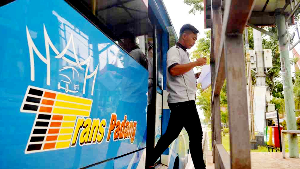 Demo 2 Hari Bikin Penghasilan Bus Trans Padang Turun Rp 2 Juta