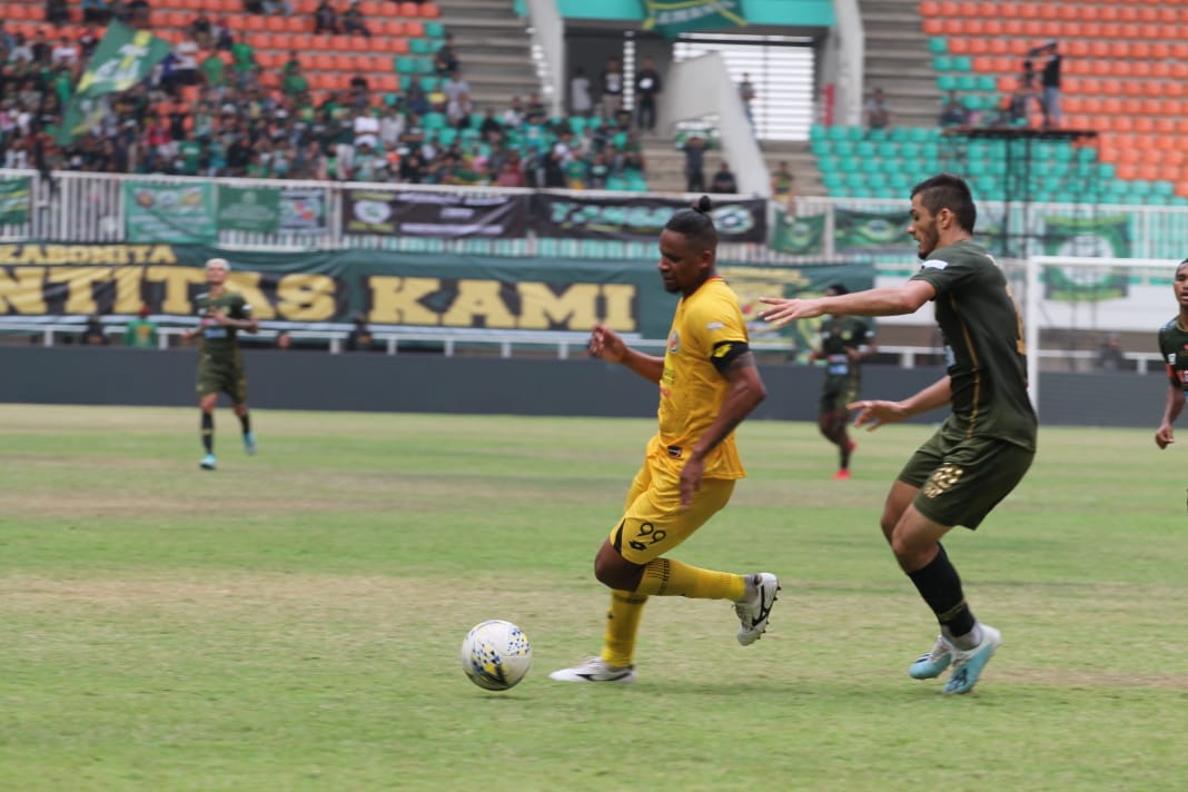 Semen Padang FC Tahan Imbang PS Tira dengan Skor 1-1