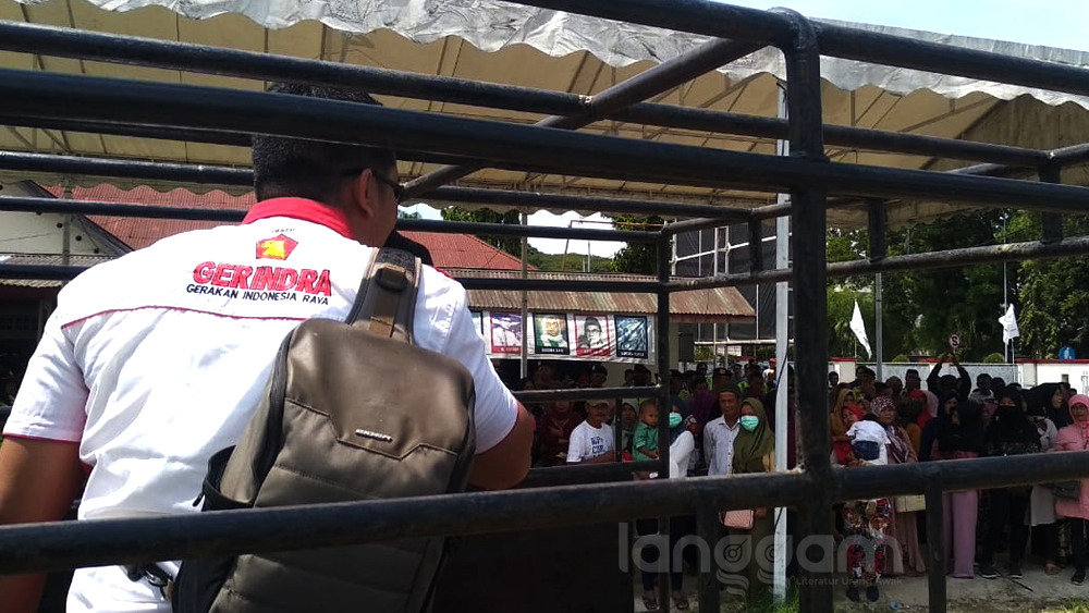 Penunjukan Ketua DPRD Diprotes, Kantor Partai Gerindra Sumbar Didemo Massa