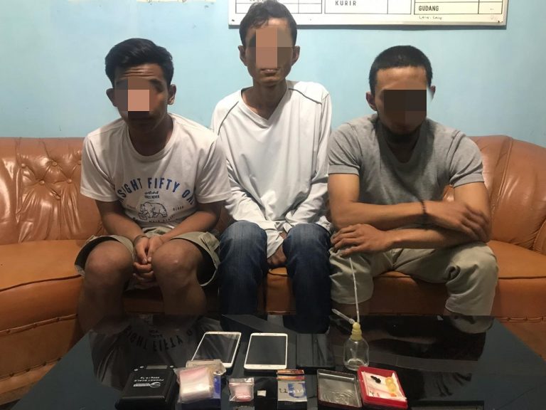 Polisi Tangkap 3 Pengedar dan Pemakai Sabu di Bukittinggi