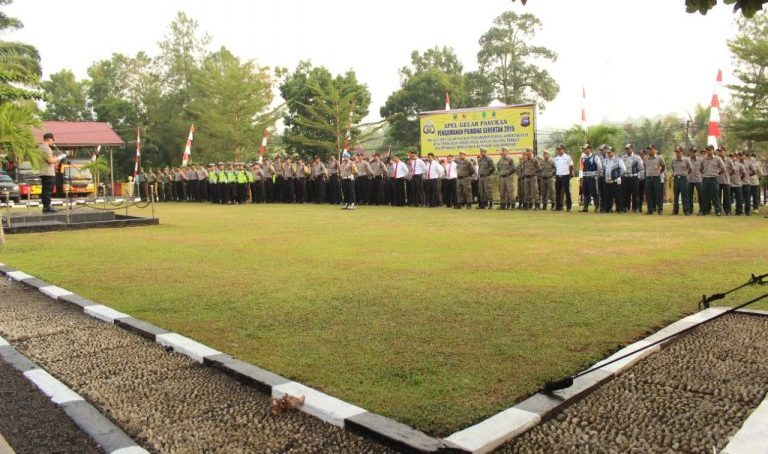 Kapolres Sijunjung Pimpin Apel Pemilihan Wali Nagari Serentak