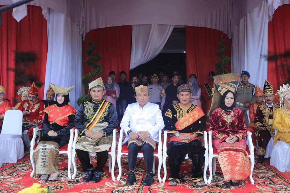 Peringatan Sumpah Pemuda di Dharmasraya Diramaikan Pakaian Adat Nusantara