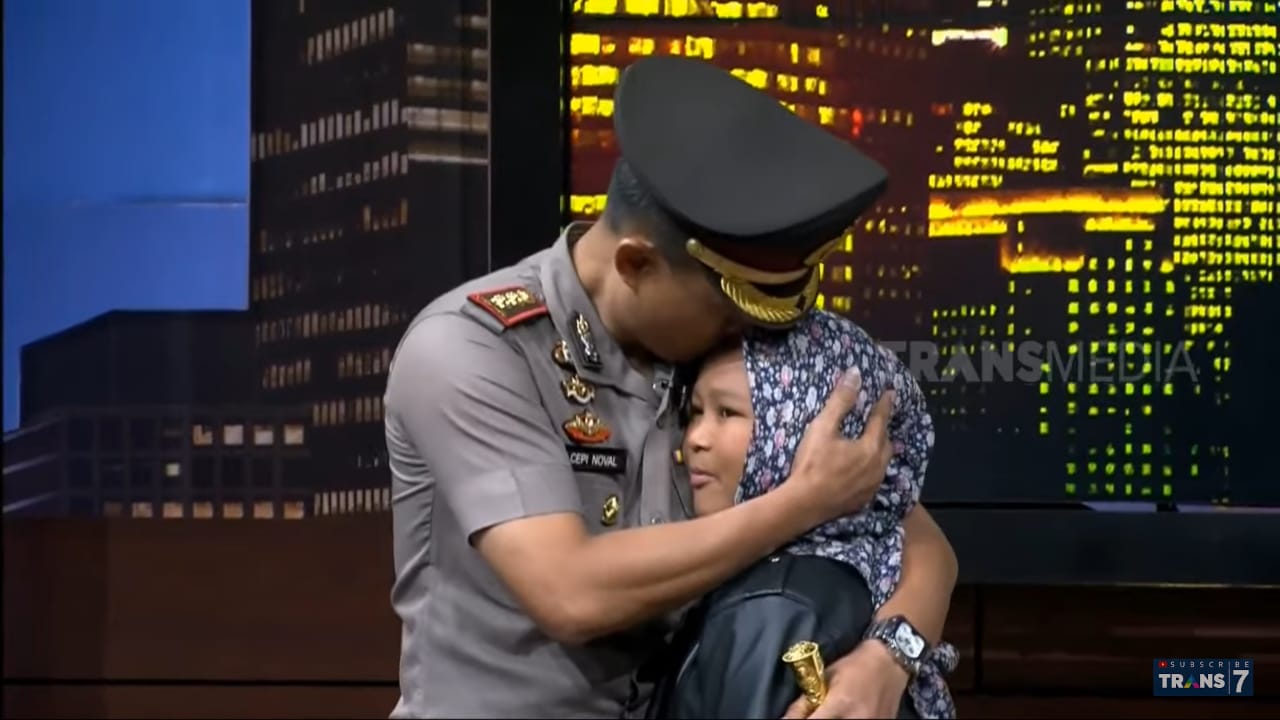 Ketika Bocah Penjual Onde-onde Mengharu di “Hitam Putih”, AKBP Cepi Menahan Tangis