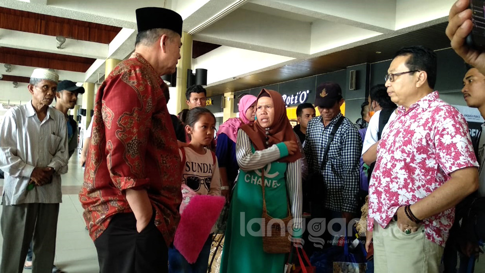 Sambut Kedatangan Perantau di BIM, Nasrul Abit: Kita Kasih Uang Saku untuk di Kampung