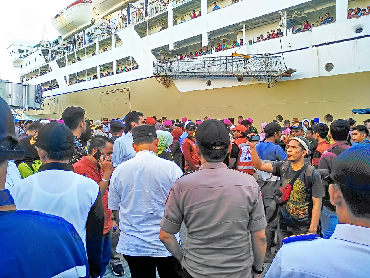 139 Pengungsi Minang Berlabuh di Soekarno-Hatta Makasar, Hari Ini Terbang ke Padang