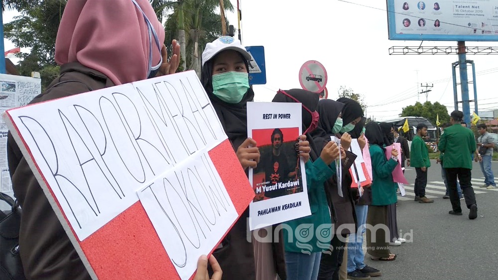 Periode Pertama Jokowi “Tinggal Kelas”, Ini Tuntutan Mahasiswa Sumbar