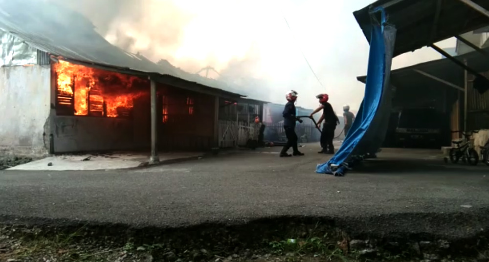 10 Rumah Dinas Brimob di Padang Panjang Jadi Arang, Kerugian Belum Jelas