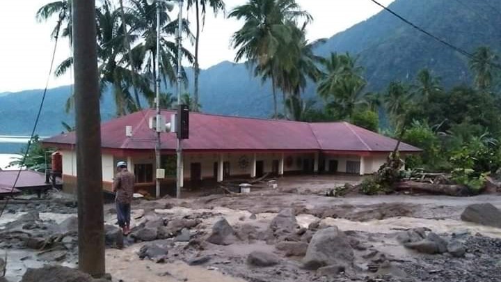Banjir bandang di Kabupaten Agam. (Foto: Humas PLN)