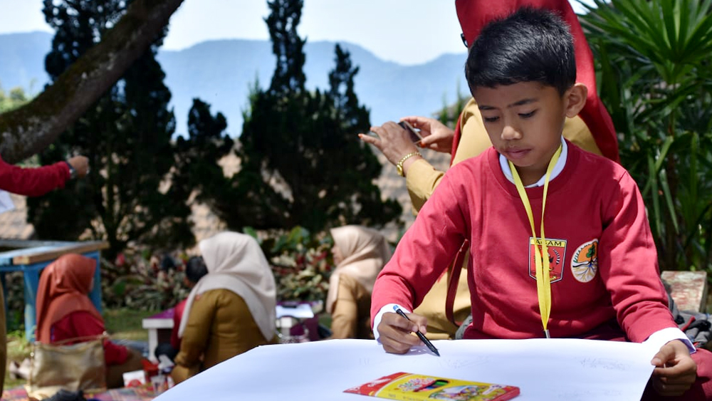 DLH Agam Ajak Pelajar Peduli Lingkungan Lewat Lomba Lukis dan Cipta Puisi