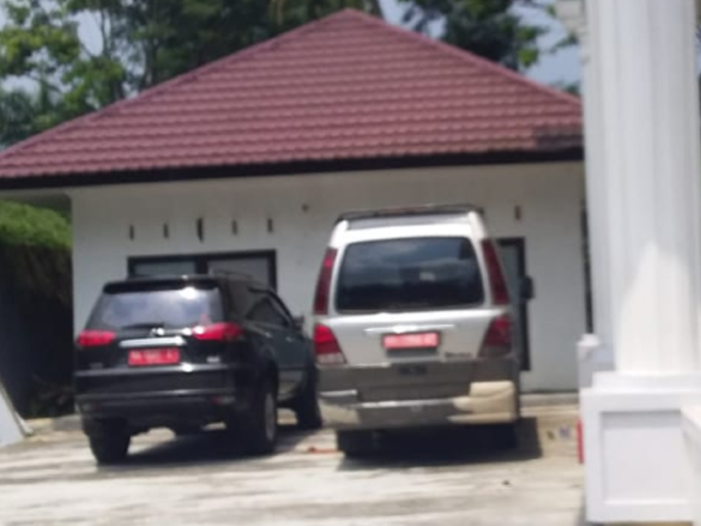2 Mantan Pimpinan DPRD Tanah Datar Belum Kembalikan Mobil Dinas